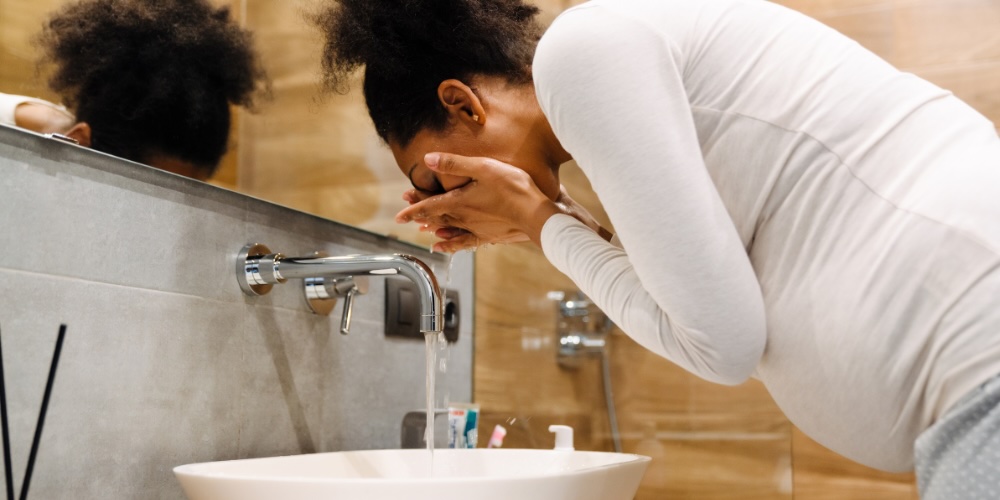 pregnancy acne - dermatologist recommended pregnancy safe skincare actives