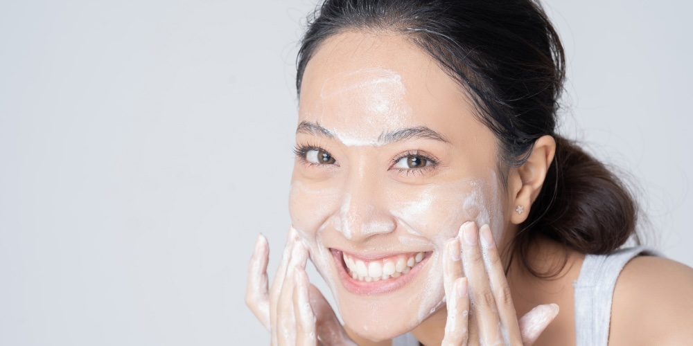 dermatologist reviewed face cleanser